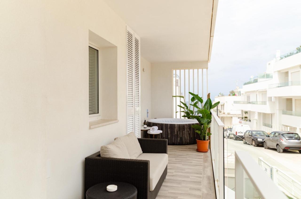 Apulialux Seaview Prestige Apt / Jacuzzi + Parking Polignano a Mare Exterior photo